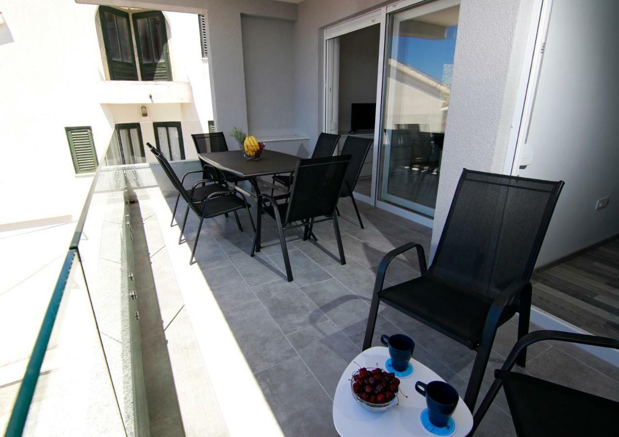 Apartments Luna Novalja Exterior photo